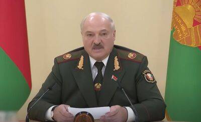 Зовите санитаров: лукашенко в генеральском мундире заявил об участии в войне в Украине. Видео