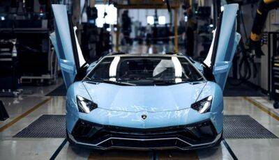 Lamborghini выпустила последний суперкар Aventador - autostat.ru - Швейцария