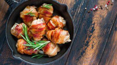 Рецепт куриных голеней в беконе, которые идеально подойдут для застолья с семьей или друзьями