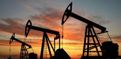 Комітет ОПЕК+ вирішив значно скоротити добовий видобуток нафти: Байден вже відреагував