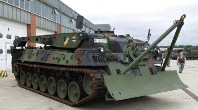 Германия передала бронемашины поддержки Bergepanzer 2 для ВСУ