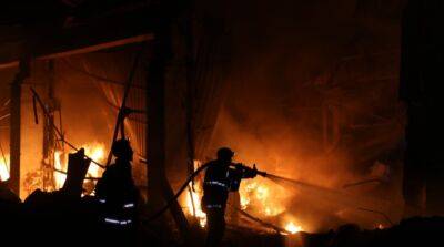 Оккупанты ночью атаковали Харьков, вспыхнул пожар