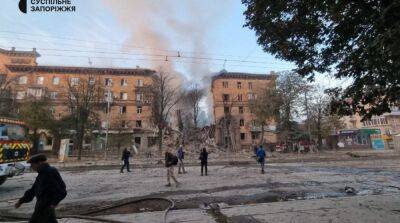 Оккупанты нанесли 7 ракетных ударов по Запорожью: люди находятся под завалами домов