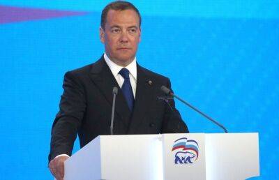 Медведев: Россия сражается не с Украиной, она лишь инструмент в руках Запада
