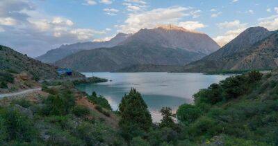 В Таджикистане очистили берега самых знаменитых озер