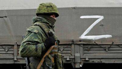 Окупанти у Криму відправляють на війну в Україну водіїв «швидких» та трактористів