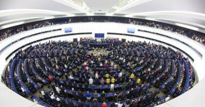 Ответ на "референдумы": Европарламент призвал увеличить поставки оружия Украине