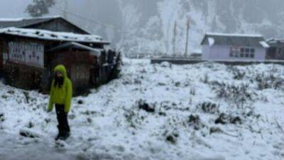 Сто израильтян отрезаны от мира в Гималаях, МИД: "Не ждите помощи"