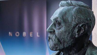 Нобелевскую премию мира получили белорус Алесь Беляцкий, "Мемориал" и "Центр гражданских свобод"
