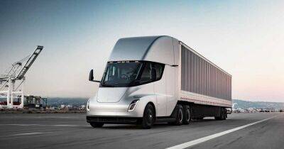 Не прошло и пяти лет: Tesla начала производство грузового электромобиля Semi