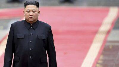 Ким Чен Ын месяц не появляется на публике - СМИ