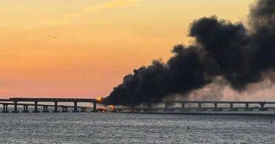 На Крымском мосту прогремел взрыв: оккупанты заявили о диверсии (видео)