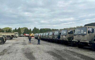 Порошенко відправив чергову партію вантажівок Leyland DAF для ЗСУ