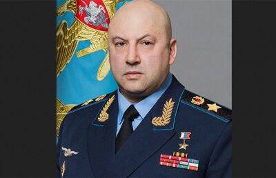 Генерала Суровикина назначили командующим войсками в зоне СВО