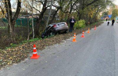 В Калязинском районе автомобиль свалился в канаву