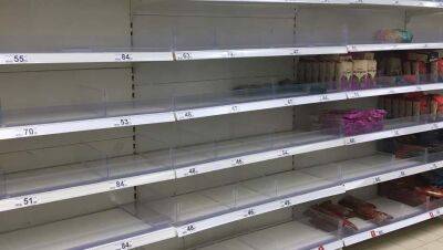 У Криму ажіотаж - мешканці активно штурмують супермаркети (відео)