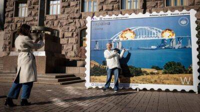 «Пресловутый символ» и «террористический режим». Что в России и Украине говорят о взрыве на Крымском мосту
