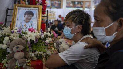 Прают Чан-Оча - В Утхай Саван прошла церемония подношения духам убитых малышей - ru.euronews.com - Таиланд