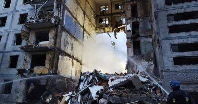 Ракетный удар по Запорожью: разрушены 8 этажей дома, погибла целая семья, стреляли из Мелитополя (ФОТО, ВИДЕО)