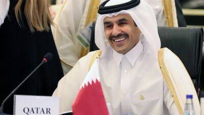Катар угрожает сократить поставки газа в Европу, если ЕС введет ограничения цены на топливо из России