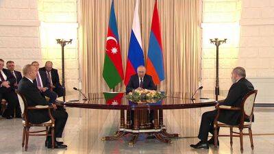 "Мирного договора между Ереваном и Баку пока нет"