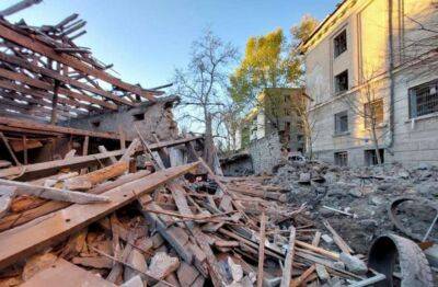 РФ зруйнувала ракетним ударом гімназію в Миколаєві, є поранені та загиблі