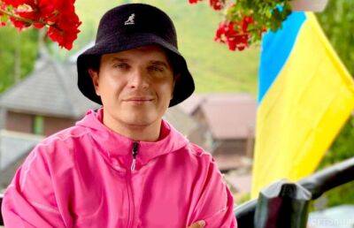 Анатолич встретил замечательную женщину, которой достался особенный флаг Украины: "Я в шоке..."