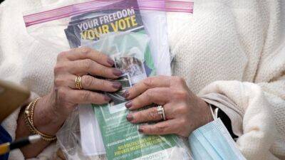Избиратели поддержали право на аборт на референдуме в США - unn.com.ua - США - Украина - Киев - шт. Калифорния - штат Кентукки - штат Монтана - шт. Мичиган - штат Вермонт