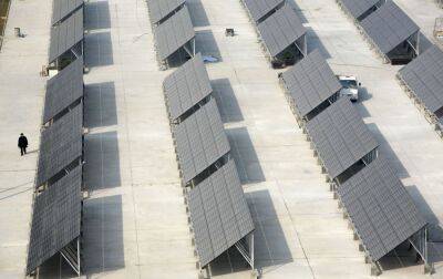 Сенат Франції зобов'язав великі автостоянки встановлювати сонячні панелі