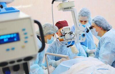 В Твери в областной клинической больнице начали делать новую высокотехнологичную операцию на роговице
