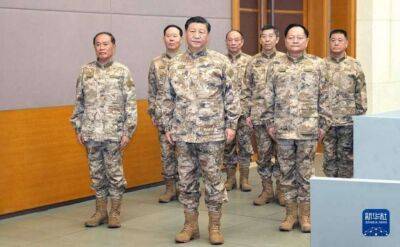 Сі Цзіньпін у камуфляжі проінспектував найвище командування НВАК (ВІДЕО)
