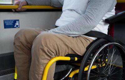 Высаживать инвалидов-безбилетников из общественного транспорта запретят