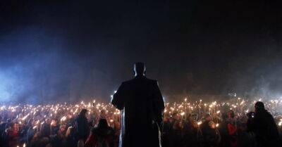 Шествия с факелами и блиндажные свечи для Украины: как в Латвии отметят 11 ноября