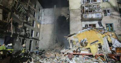 Ракетний удар по Миколаєву: зруйновано 5-поверховий житловий будинок, є жертви