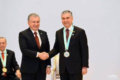 «За активное продвижение интересов тюркских стран». Мирзиёев наградил орденами Эрдогана и Бердымухамедова