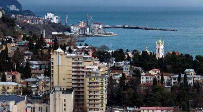 Росіяни масово позбавляються нерухомості в Криму