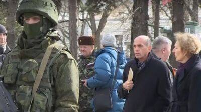 Не паникуйте: крымчан начали готовить к военным действиям, фото