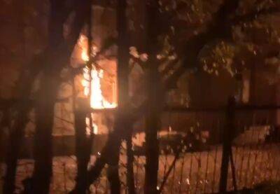 На Луганщині партизани підпалили штаб мобілізованих росіян біля міста Щастя