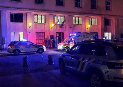 Полиция назвала мотив самоубийства перед зданием Минздрава в Праге