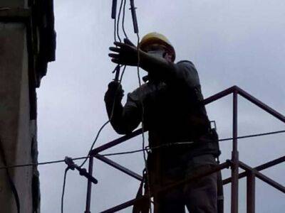 Энергетики ДТЭК Ахметова вернули свет еще 1300 семей в Донецкой области