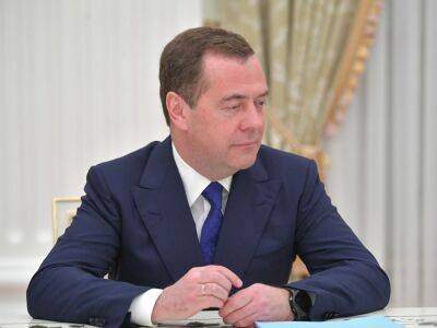 Медведев заявил, что деоккупированные территории Украины "вернутся" в РФ