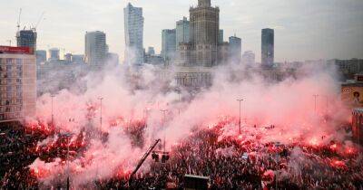 Марш в день независимости Польши собрал в Варшаве до 100 000 граждан (фото, видео)