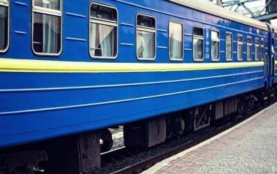 Укрзализныця назначила больше поездов до Чопа