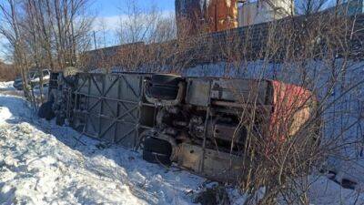 В Магаданской области опрокинулся рейсовый автобус, пострадали три пассажира