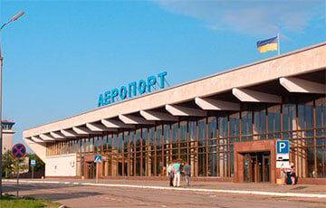Украинские бойцы показали, что осталось от знаменитого аэропорта в Чернобаевке