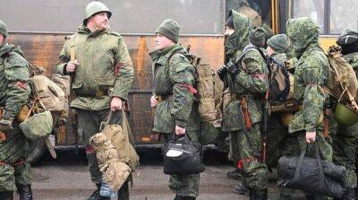 Мобилизированных россиян за отказ воевать держат в подвалах или бросают на передовой – детали