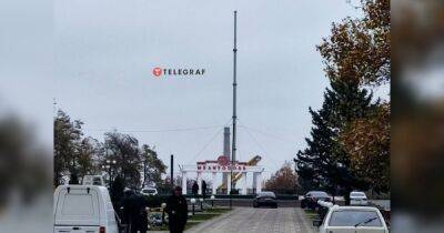 Так же начиналось и в Херсоне: в Мелитополе на главной площади сняли флаг России (фото)
