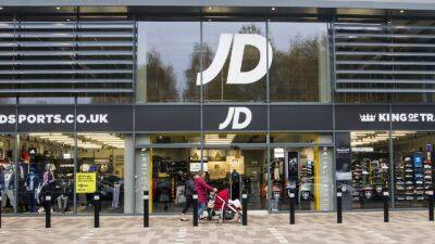 Британская сеть JD Sports отказалась открывать гипермаркет в Иерусалиме – в чем причина
