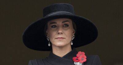 Кейт Миддлтон в жемчугах принцессы Дианы появилась на первом Дне памяти с момента смерти королевы