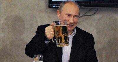 Киоск с пивом — вот его уровень: у Зеленского высмеяли Путина и спрогнозировали смуту в РФ
